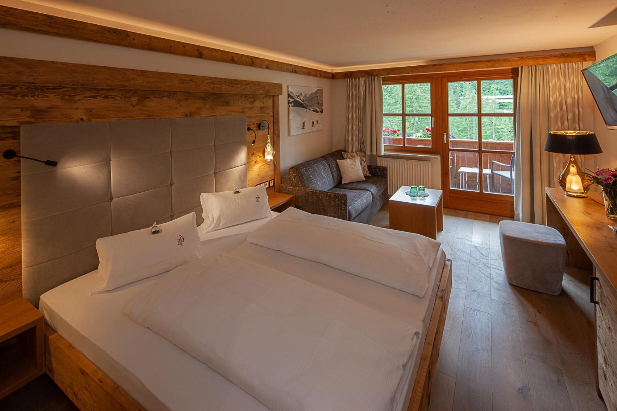 Das Alpine Lifestyle Berghotel Madlener ดามุลส์ ภายนอก รูปภาพ